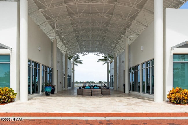 Building Photo - 241 Riverside Dr