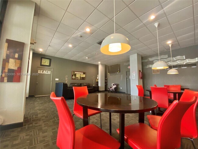 Building Photo - 400 Kings Point Dr