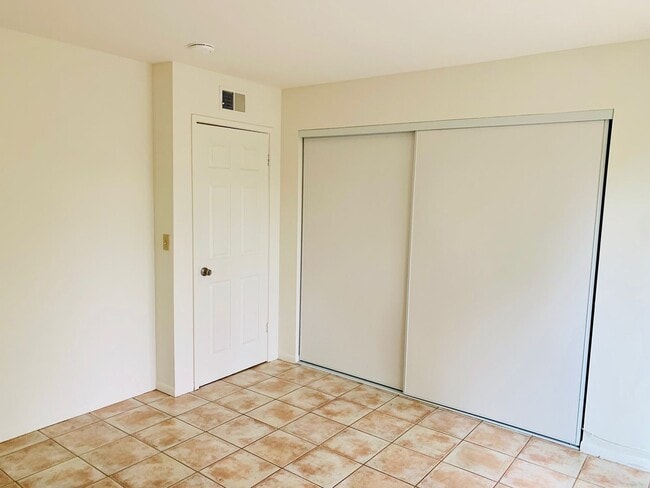 Building Photo - 155 W Marquita