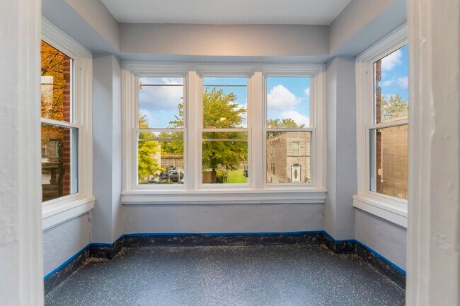 Building Photo - 3821 W Fillmore St