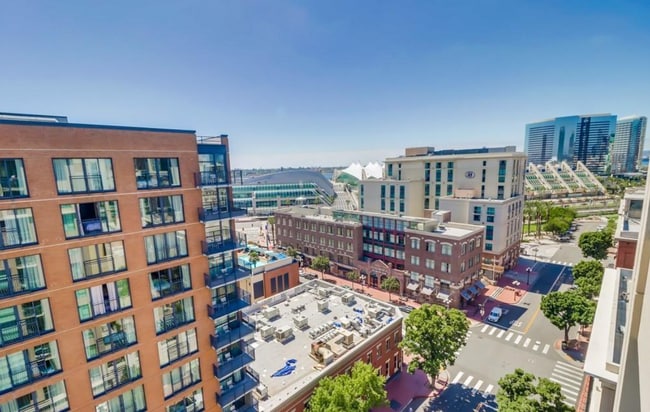 Building Photo - 530 K St