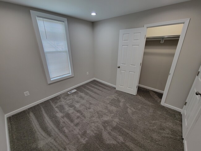 Building Photo - 2104 Allendale Rd