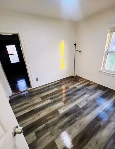 Building Photo - 9264 Ward Ave