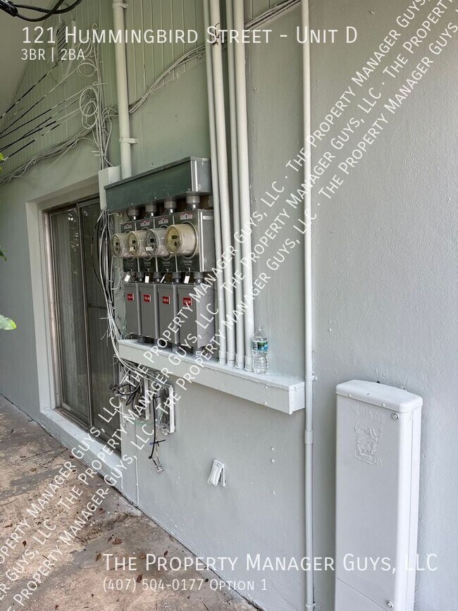 Building Photo - 121 Hummingbird St