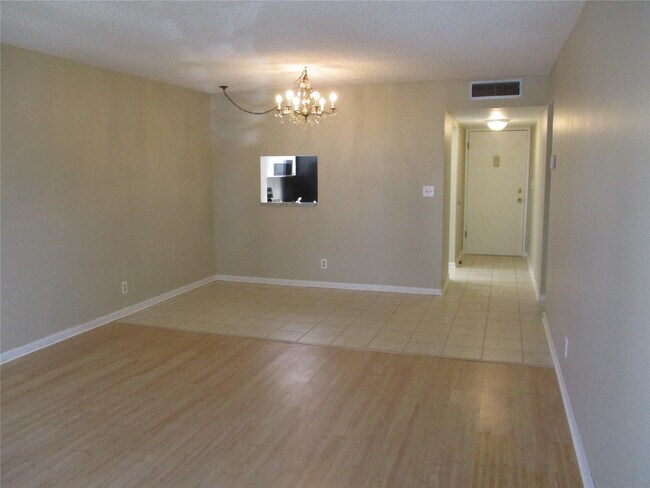 Building Photo - 6751 N University Dr