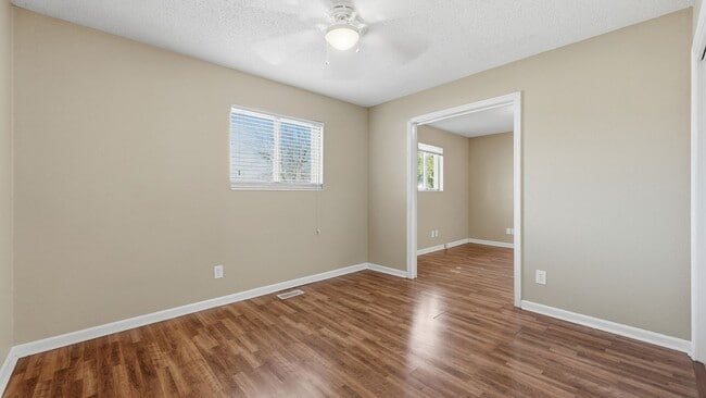 Building Photo - 3 Bedroom Cleveland home