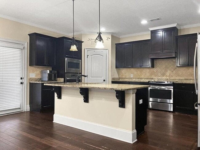 Building Photo - 8614 Crenshaw Dr