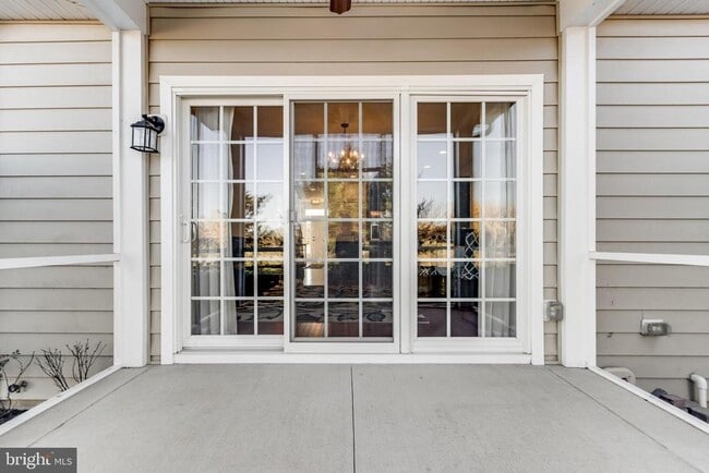 Building Photo - 18830 Bethpage Dr