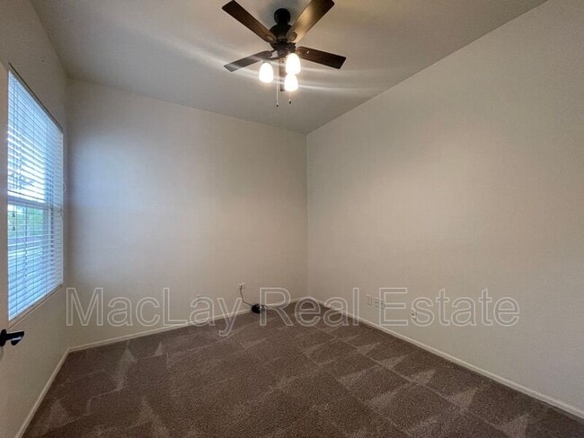 Building Photo - 3820 S Barberry Pl