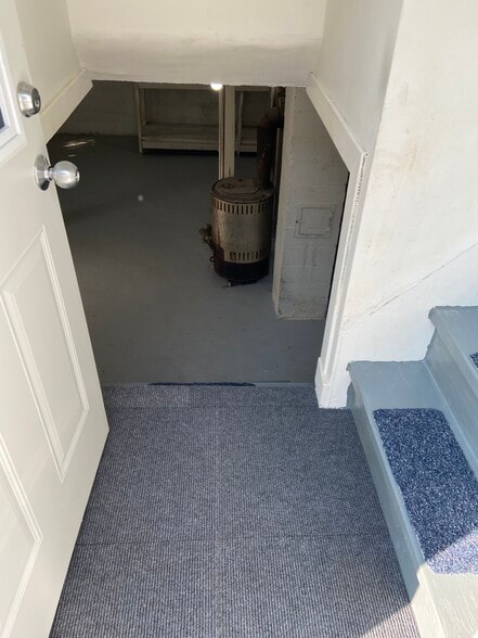 Building Photo - 7532 Jefferson Ave