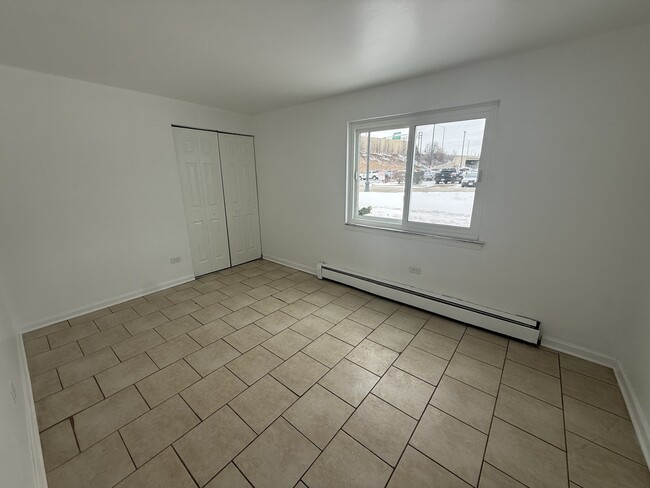 Building Photo - 9575 Maple Dr