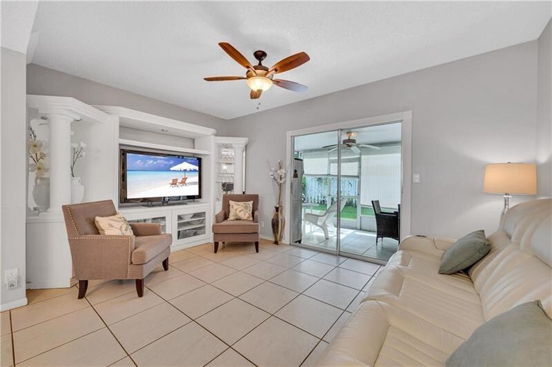 Building Photo - 2683 NE 15th St