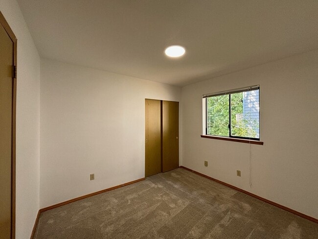 Building Photo - Fanstatic home in Sudden Valley Community!