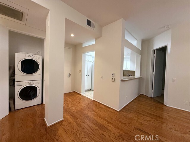 Building Photo - 5151 Balboa Blvd