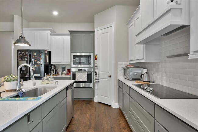 Building Photo - 4205 Grand Oaks Wind