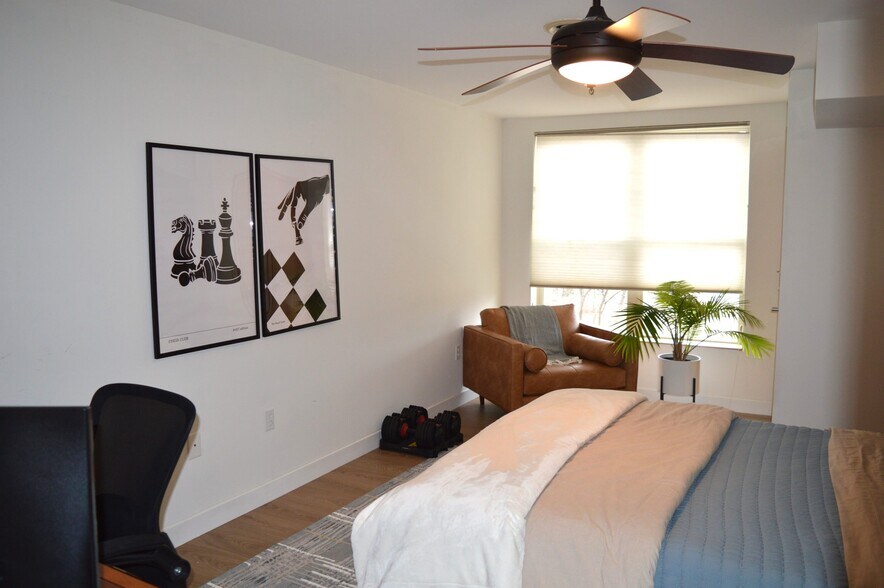 Building Photo - 8201 Mayo Dr