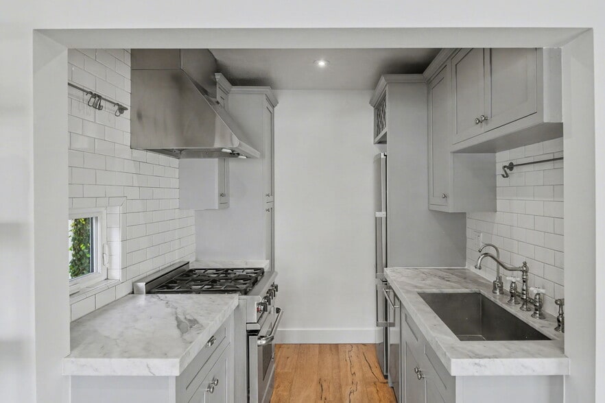 Building Photo - 6609 Leland Way