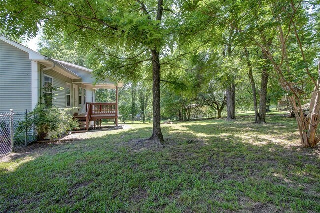 Building Photo - 328 Cain Rd