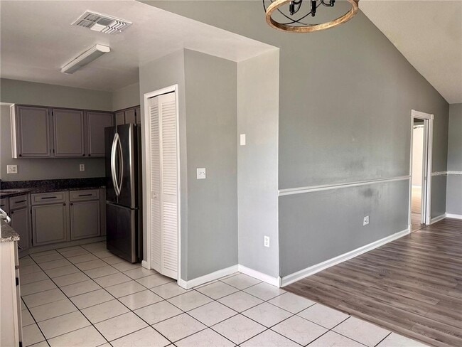 Building Photo - 4125 E Vista Ct