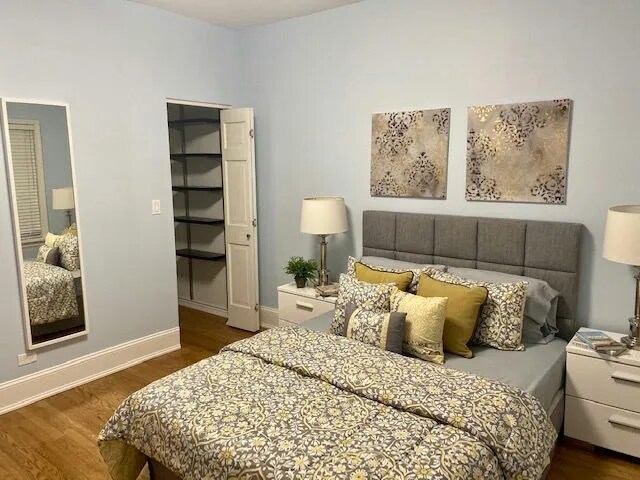 Main Bedroom - 6040 N Kenmore Ave