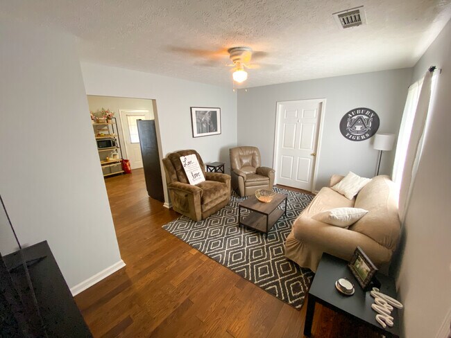 Building Photo - 1900 Lee Rd 61