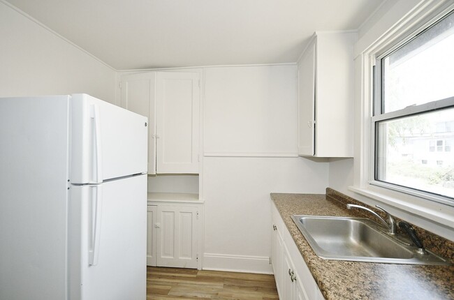 Building Photo - 904 Punta Gorda Ave