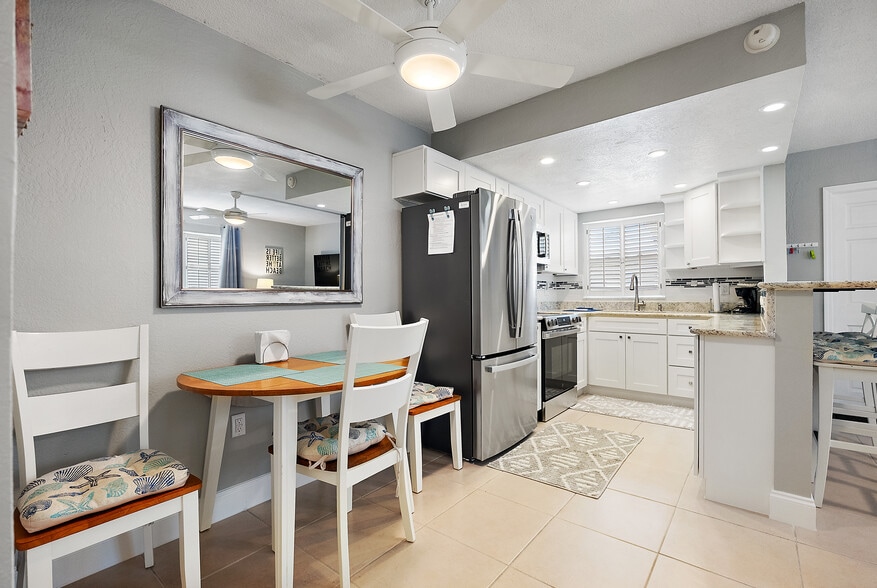 Building Photo - 11440 1st St E