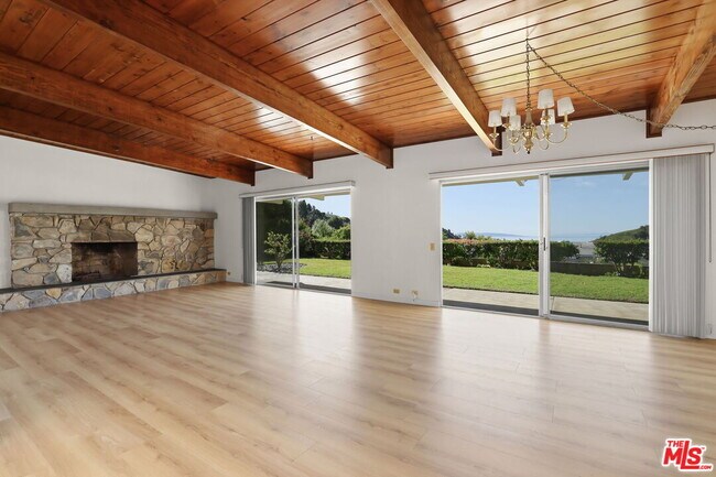 Building Photo - 1340 El Hito Cir