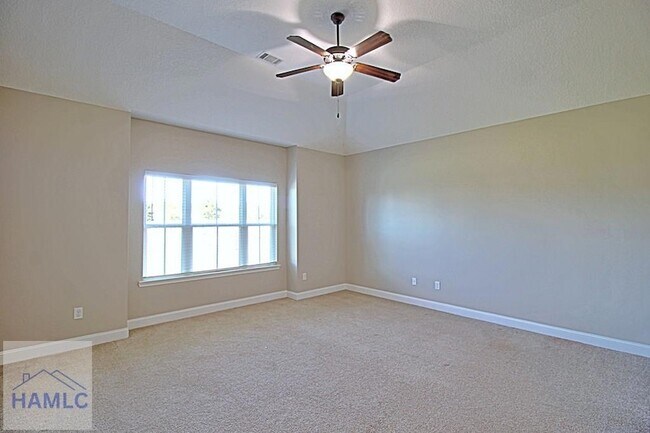 Building Photo - 582 Burke Dr