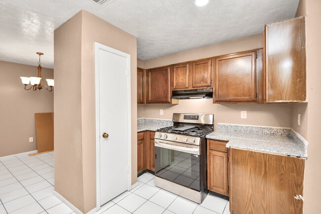 Building Photo - 16423 Monte Carlo Ln