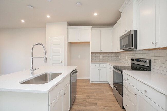 Building Photo - 5342 Bellflower Hls