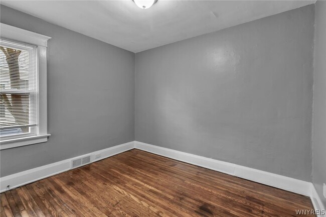 Building Photo - 49 Virgil Ave