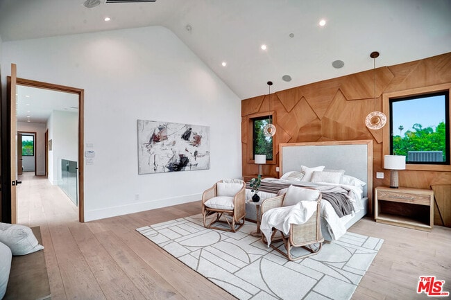 Building Photo - 15602 Morrison St