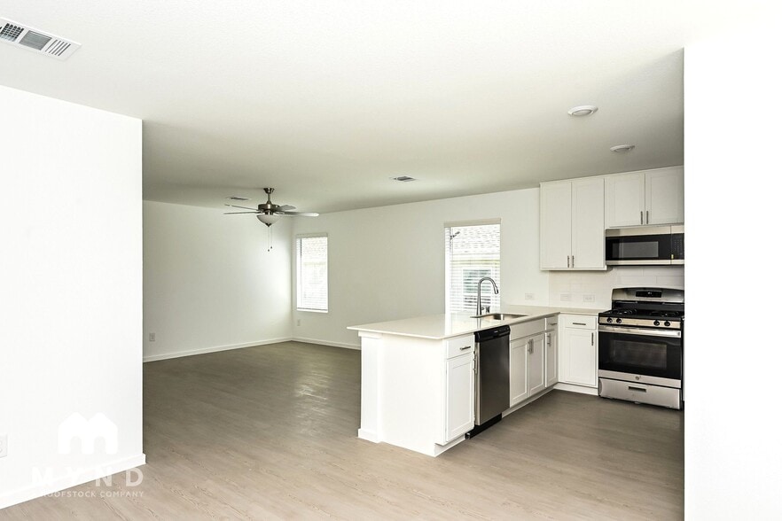 Building Photo - 2716 River Knl Ln