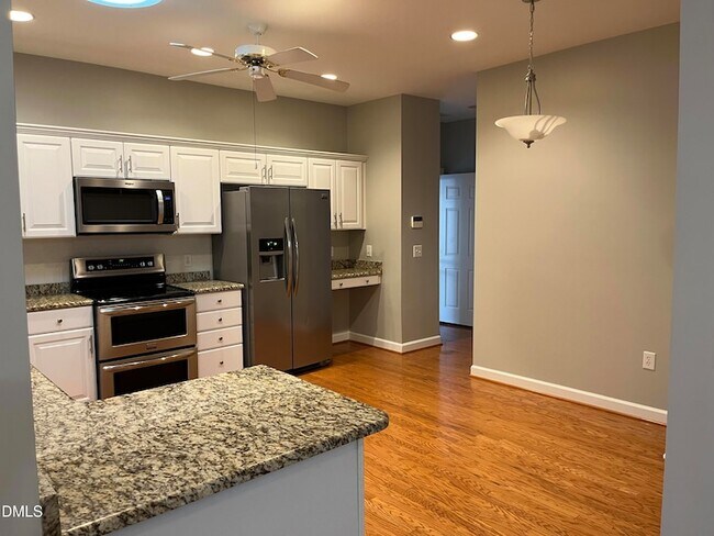 Building Photo - 1021 Thistle Briar Pl
