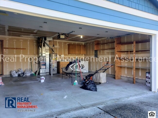 Building Photo - 1400 NE 14th Ave