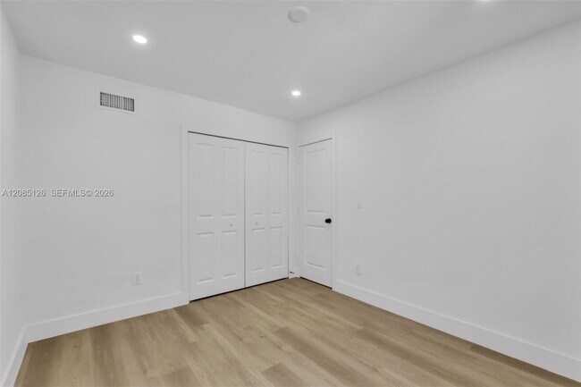 Building Photo - 1597 NE 143rd St