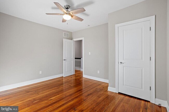 Building Photo - 142 Snyder Pl