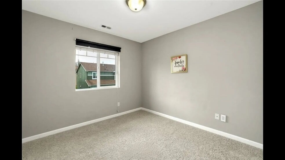 Building Photo - 17707 33rd Dr SE