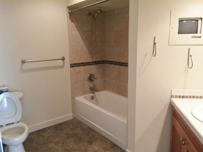 Building Photo - 1Bd/1Ba Seattle Condo