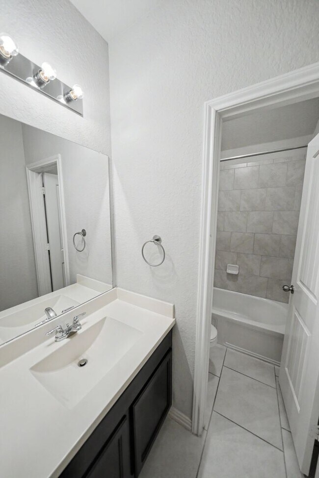 Building Photo - Beautiful Potranco Run Home with 3-Car Garage - Realtor Commission: $750