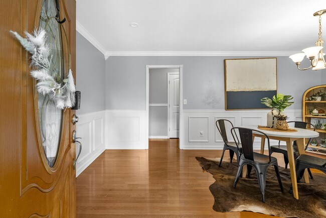 Building Photo - 114 Hickory Hill Dr