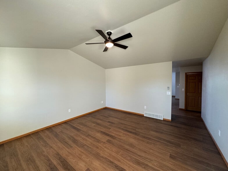 Building Photo - 1221 Trailside Terrace