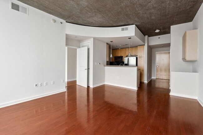 Building Photo - 3324 Peachtree Rd NE
