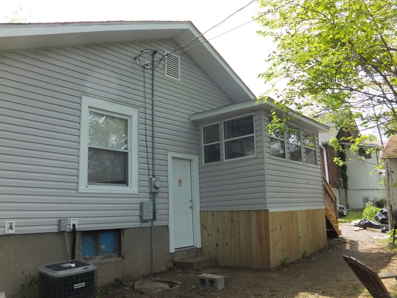 Rear Basement Entry - 1505 Bouchelle Ave