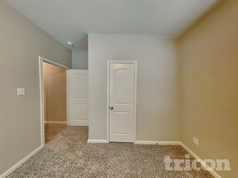 Building Photo - 304 Micah Ln