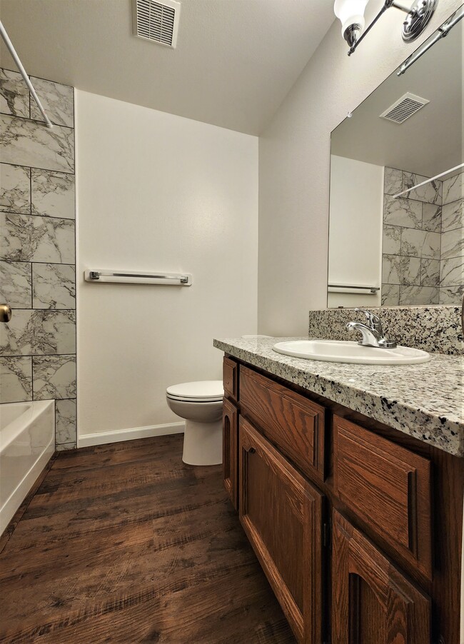 Hall Bathroom - 4617 N Charles Ave