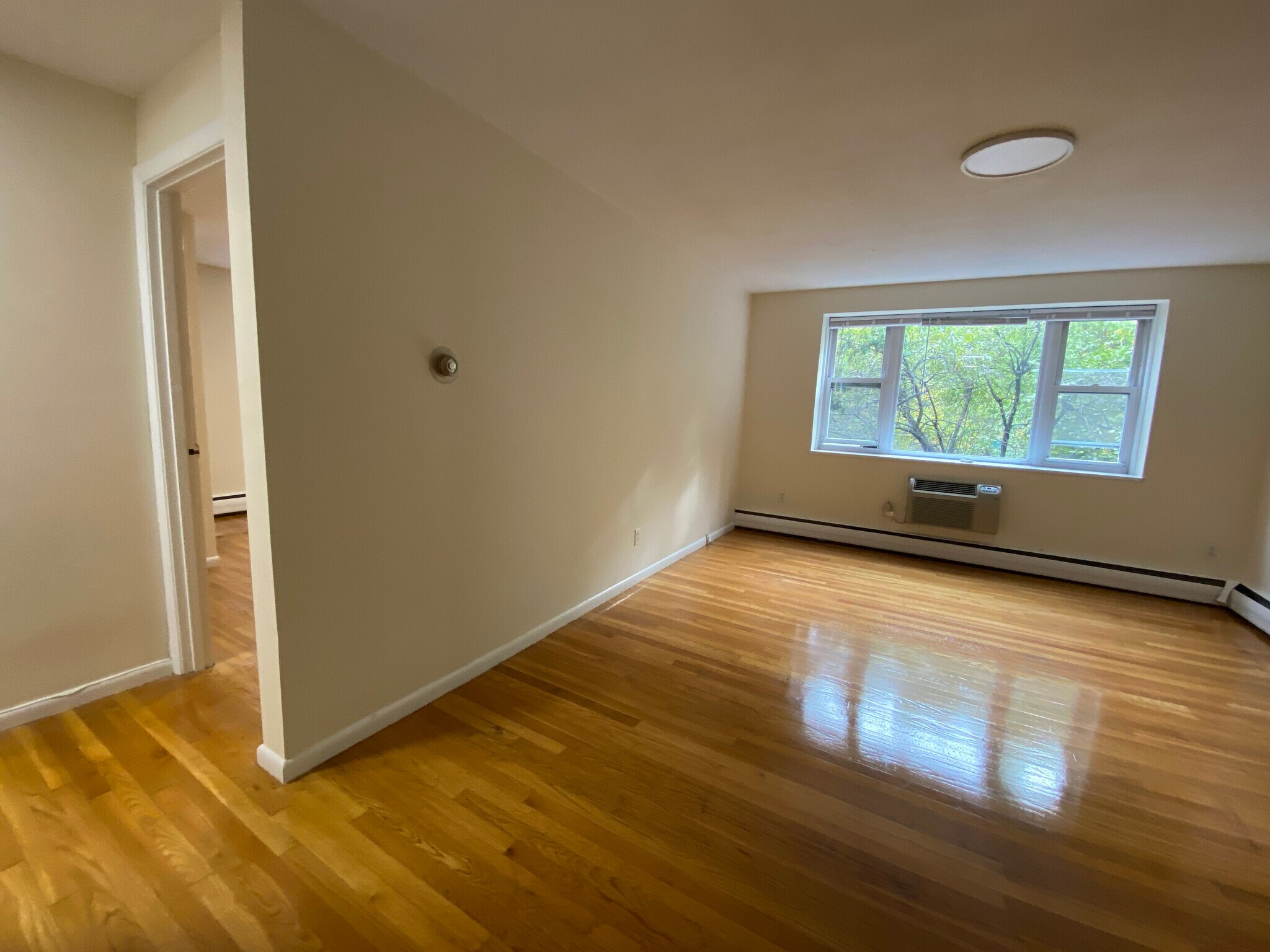 Building Photo - 121 Babcock St