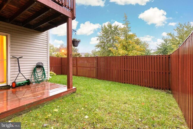 Building Photo - 2 Millhaven Ct