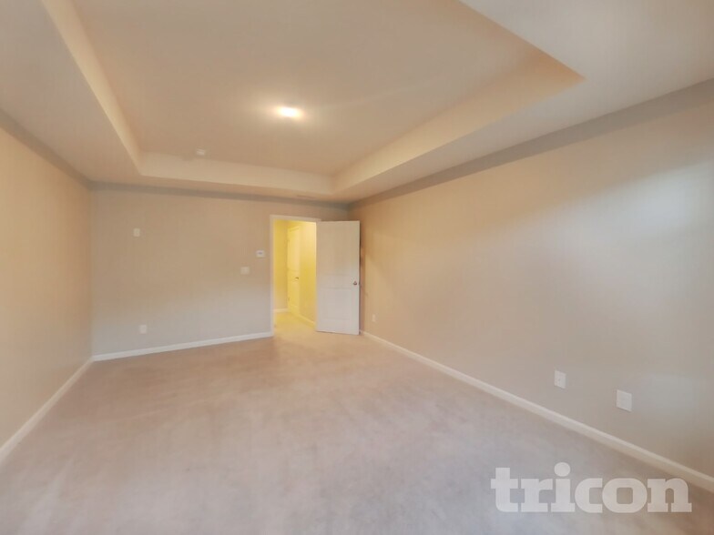 Building Photo - 864 Bentley Dr